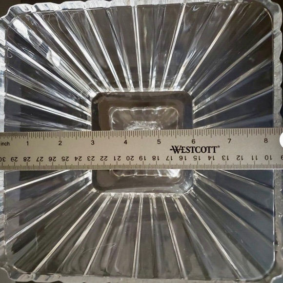 Crystal Clear "Alexandria" 8.5" Square Pedestal Compote Bowl - Picture 5 of 6